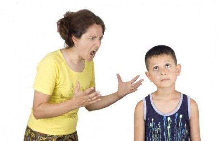 Phải làm gì khi trẻ đang dần vô cảm hơn với xã hội?