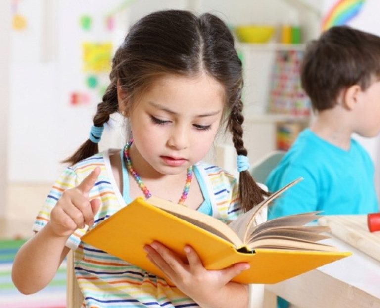 Cha mẹ nên làm gì để rèn luyện khả năng tự học cho trẻ?