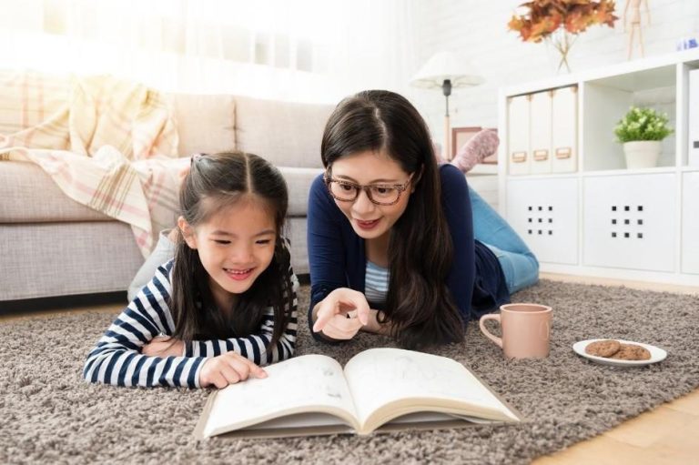 Những lợi ích không ngờ của việc cha mẹ đọc truyện cho con nghe